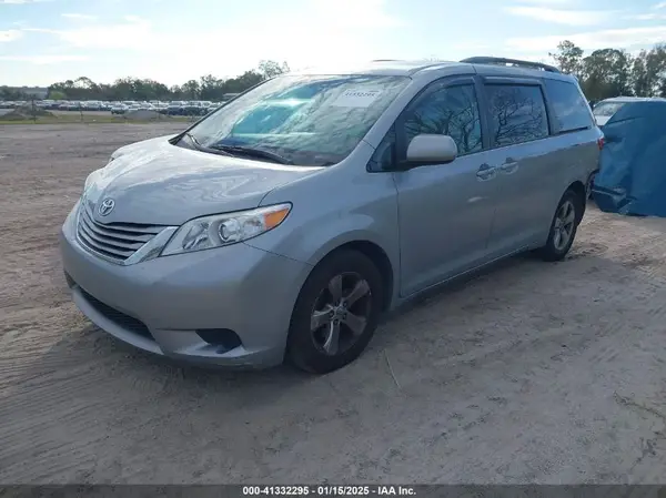 5TDKK3DC4GS765986 2016 TOYOTA SIENNA - Image 2