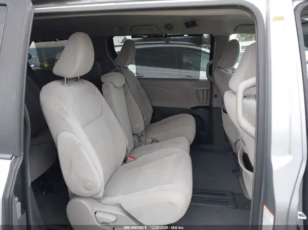 5TDKK3DC5GS703187 2016 TOYOTA SIENNA - Image 8