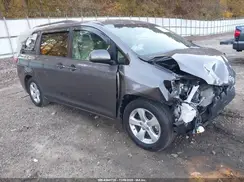 5TDKK3DC5GS712732 2016 TOYOTA SIENNA
