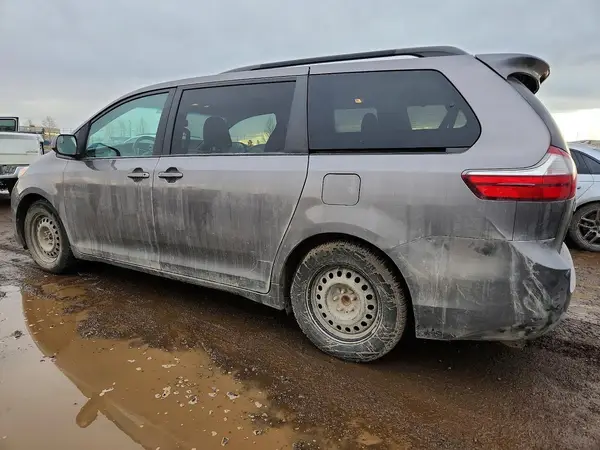 5TDKK3DC5GS719633 2016 TOYOTA SIENNA - Image 2
