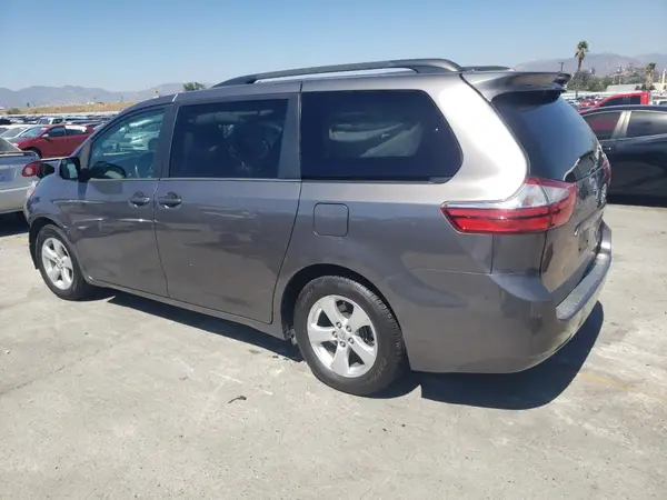 5TDKK3DC5GS722838 2016 TOYOTA SIENNA - Image 2