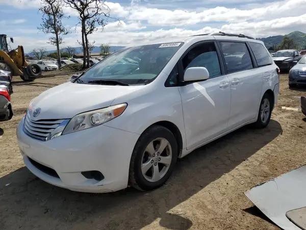 5TDKK3DC5GS725660 2016 TOYOTA SIENNA - Image 1