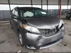 5TDKK3DC5GS741647 2016 TOYOTA SIENNA