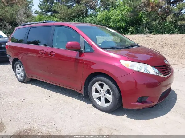 5TDKK3DC5GS743477 2016 TOYOTA SIENNA - Image 1