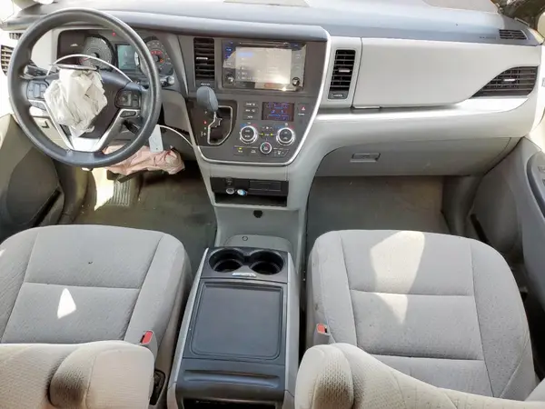 5TDKK3DC5GS747514 2016 TOYOTA SIENNA - Image 8
