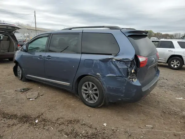 5TDKK3DC5GS747769 2016 TOYOTA SIENNA - Image 2