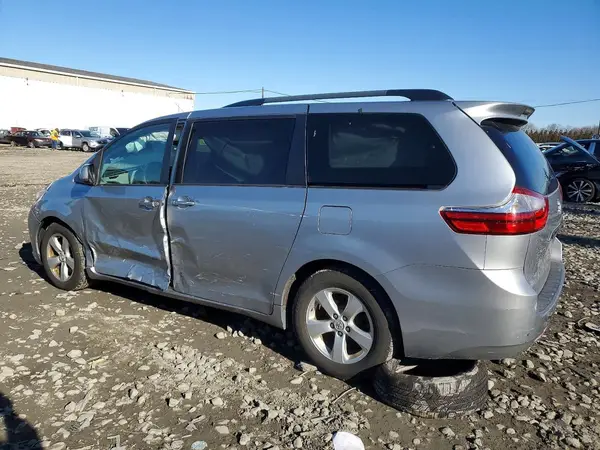5TDKK3DC5GS750977 2016 TOYOTA SIENNA - Image 2
