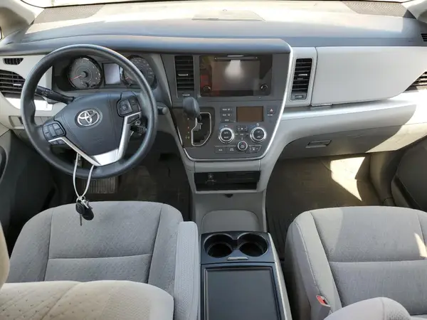 5TDKK3DC5GS751871 2016 TOYOTA SIENNA - Image 8