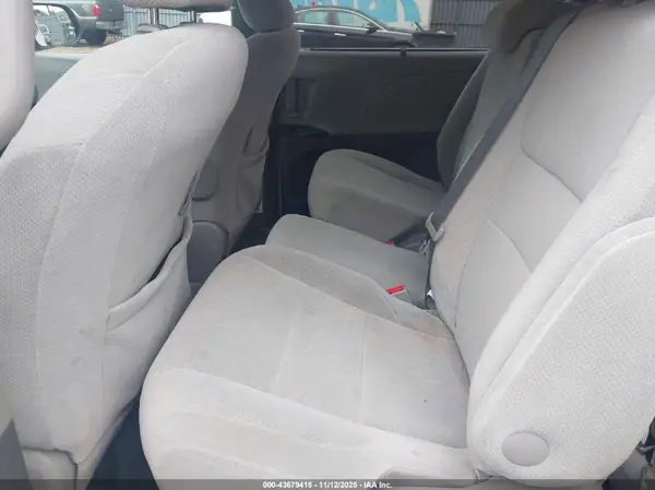 5TDKK3DC5GS752180 2016 TOYOTA SIENNA - Image 8