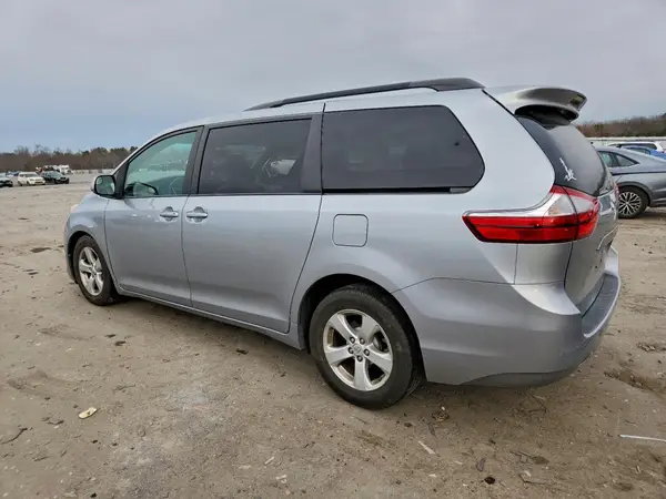 5TDKK3DC5GS752468 2016 TOYOTA SIENNA - Image 2
