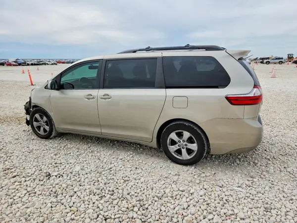 5TDKK3DC5GS752597 2016 TOYOTA SIENNA - Image 2