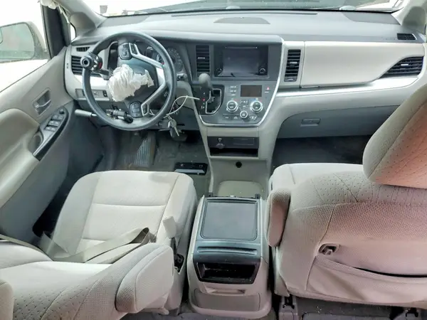 5TDKK3DC5GS755242 2016 TOYOTA SIENNA - Image 8