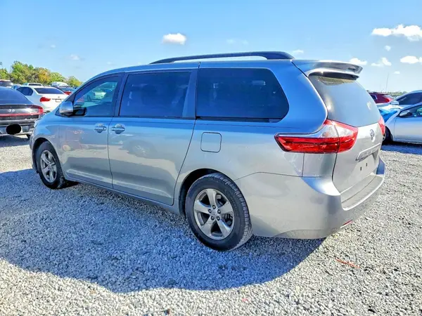 5TDKK3DC5GS764510 2016 TOYOTA SIENNA - Image 2