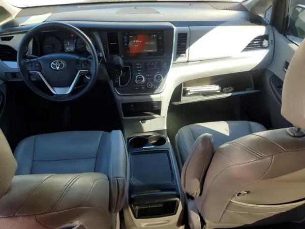 5TDKK3DC5GS764510 2016 TOYOTA SIENNA - Image 8