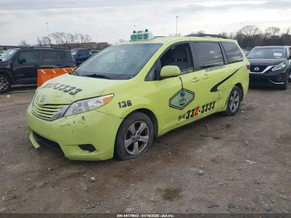 5TDKK3DC5SS644656 2016 TOYOTA SIENNA - Image 2
