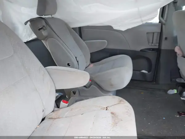 5TDKK3DC6GS694063 2016 TOYOTA SIENNA - Image 8