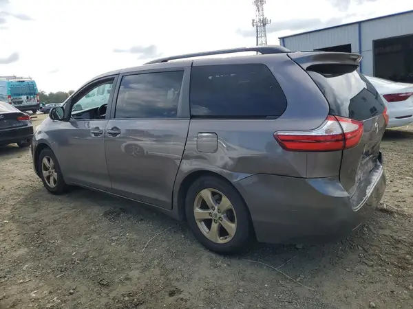 5TDKK3DC6GS694385 2016 TOYOTA SIENNA - Image 2