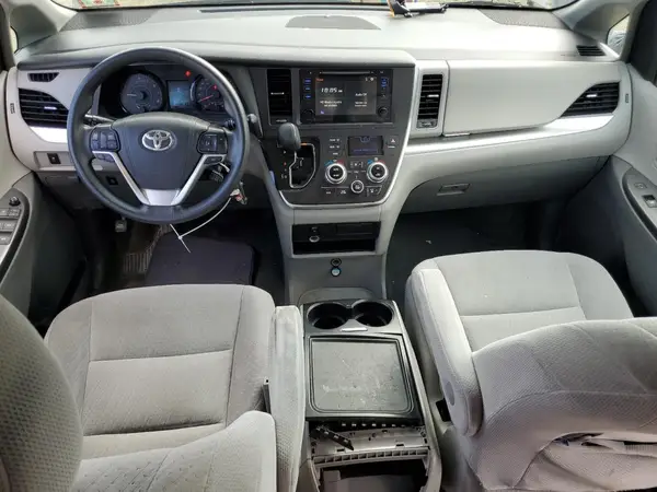 5TDKK3DC6GS694385 2016 TOYOTA SIENNA - Image 8