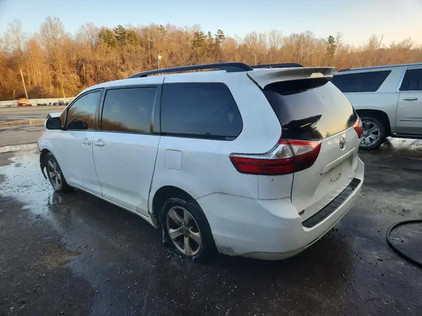 5TDKK3DC6GS698629 2016 TOYOTA SIENNA - Image 2