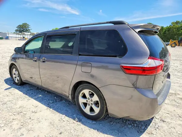 5TDKK3DC6GS702792 2016 TOYOTA SIENNA - Image 2