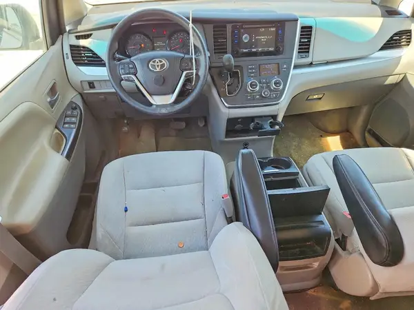 5TDKK3DC6GS702792 2016 TOYOTA SIENNA - Image 8
