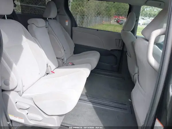 5TDKK3DC6GS706549 2016 TOYOTA SIENNA - Image 8