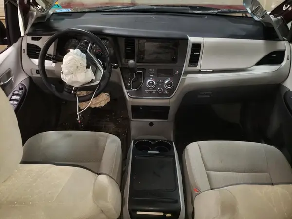 5TDKK3DC6GS709600 2016 TOYOTA SIENNA - Image 8