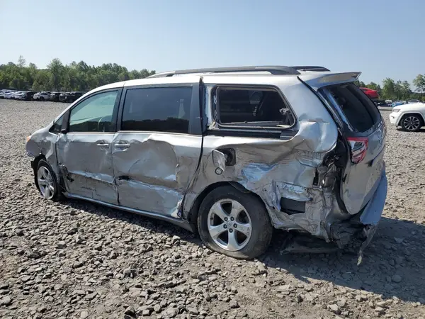 5TDKK3DC6GS710312 2016 TOYOTA SIENNA - Image 2