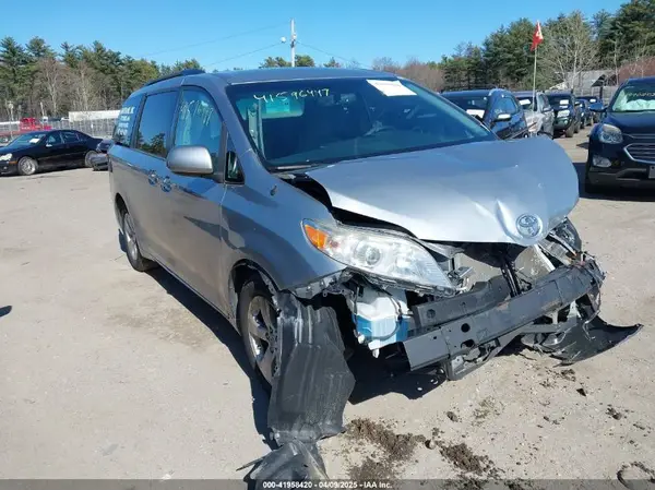 5TDKK3DC6GS711315 2016 TOYOTA SIENNA - Image 1