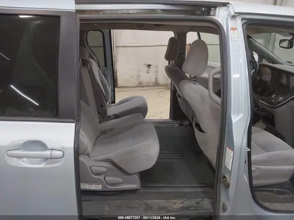 5TDKK3DC6GS713873 2016 TOYOTA SIENNA - Image 8
