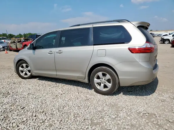 5TDKK3DC6GS718202 2016 TOYOTA SIENNA - Image 2