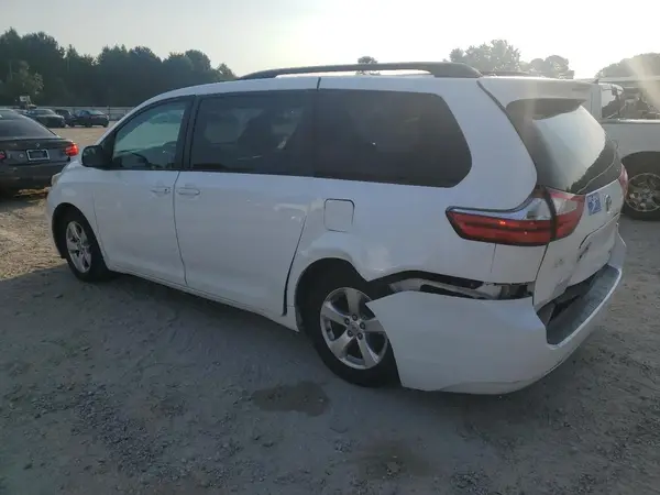 5TDKK3DC6GS727935 2016 TOYOTA SIENNA - Image 2