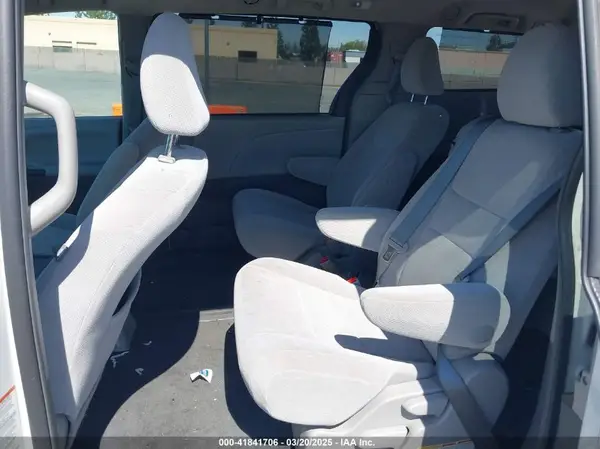 5TDKK3DC6GS732942 2016 TOYOTA SIENNA - Image 8