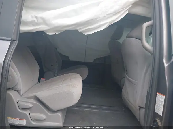 5TDKK3DC6GS738580 2016 TOYOTA SIENNA - Image 8