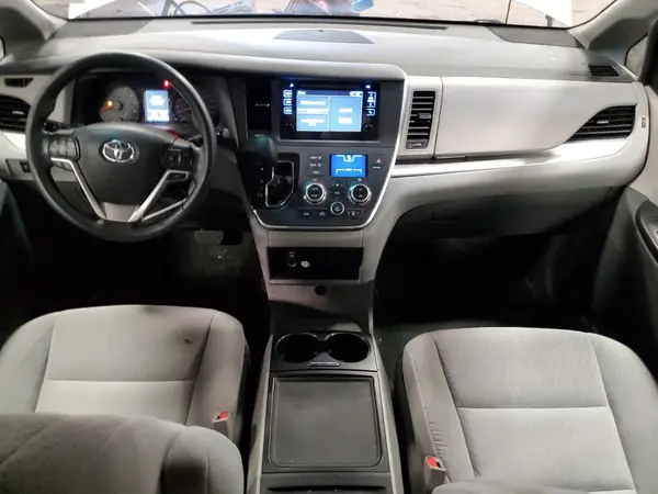 5TDKK3DC6GS740944 2016 TOYOTA SIENNA - Image 8