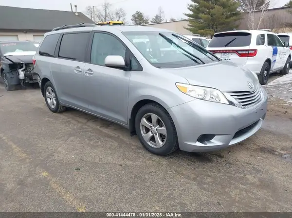 5TDKK3DC6GS745335 2016 TOYOTA SIENNA - Image 1