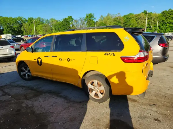 5TDKK3DC6GS760336 2016 TOYOTA SIENNA - Image 2