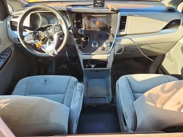 5TDKK3DC6GS760336 2016 TOYOTA SIENNA - Image 8