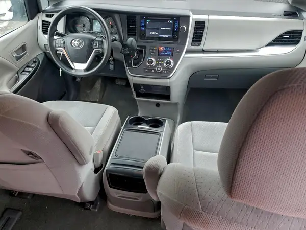 5TDKK3DC6GS761437 2016 TOYOTA SIENNA - Image 8
