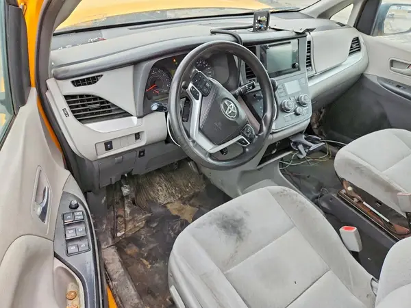 5TDKK3DC6GS763284 2016 TOYOTA SIENNA - Image 8