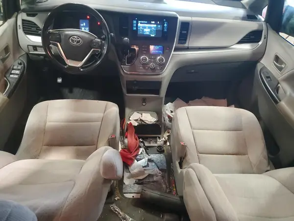 5TDKK3DC6GS764404 2016 TOYOTA SIENNA - Image 8