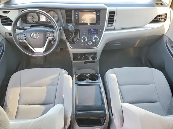 5TDKK3DC7GS691012 2016 TOYOTA SIENNA - Image 8