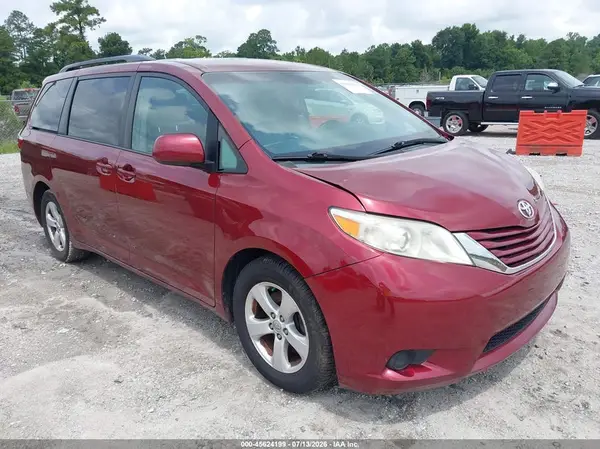 5TDKK3DC7GS693391 2016 TOYOTA SIENNA - Image 1