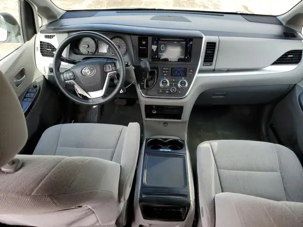 5TDKK3DC7GS693987 2016 TOYOTA SIENNA - Image 8