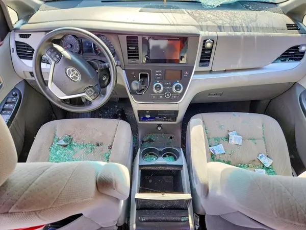 5TDKK3DC7GS700310 2016 TOYOTA SIENNA - Image 8