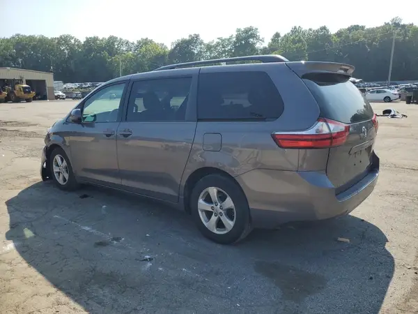 5TDKK3DC7GS703031 2016 TOYOTA SIENNA - Image 2