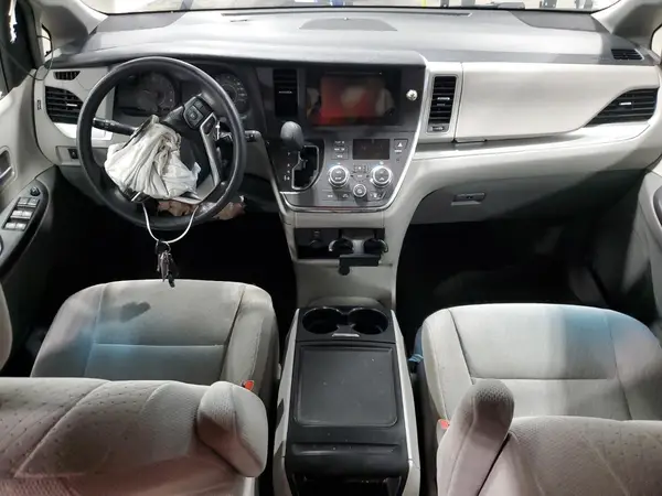 5TDKK3DC7GS705586 2016 TOYOTA SIENNA - Image 8