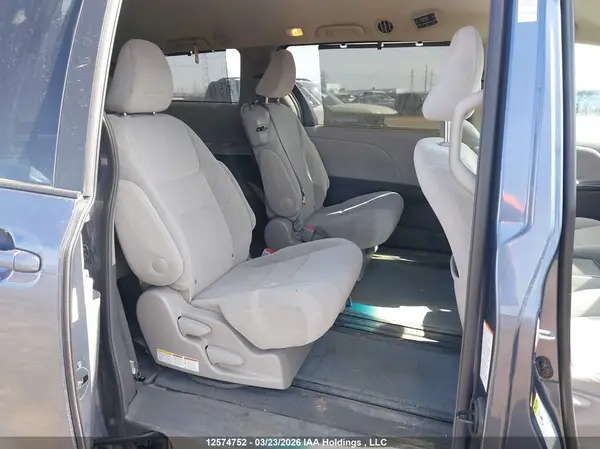 5TDKK3DC7GS705975 2016 TOYOTA SIENNA - Image 8