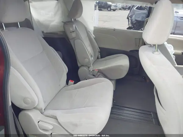 5TDKK3DC7GS706141 2016 TOYOTA SIENNA - Image 8