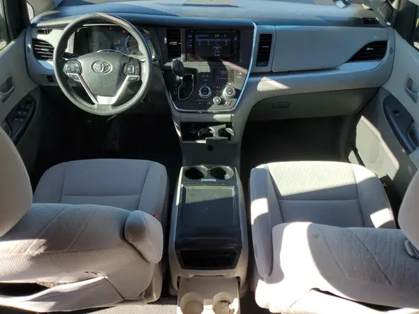 5TDKK3DC7GS710870 2016 TOYOTA SIENNA - Image 8